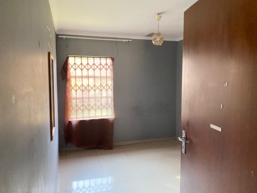 3 Bedroom Property for Sale in Cosmosrand Mpumalanga