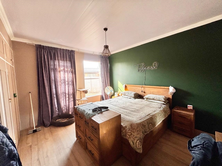 5 Bedroom Property for Sale in Secunda Mpumalanga