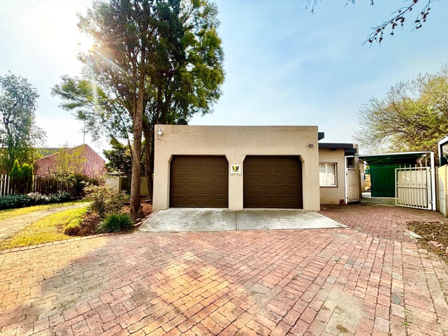 5 Bedroom Property for Sale in Secunda Mpumalanga