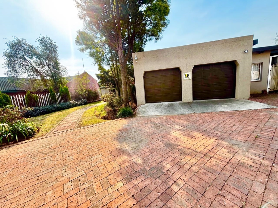 5 Bedroom Property for Sale in Secunda Mpumalanga
