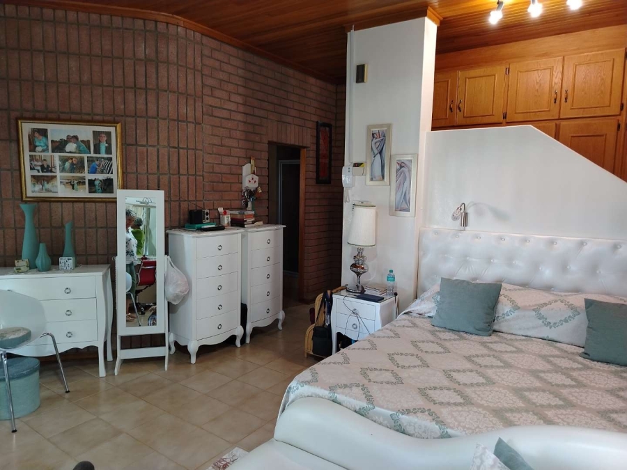 5 Bedroom Property for Sale in Nelspruit Ext 11 Mpumalanga