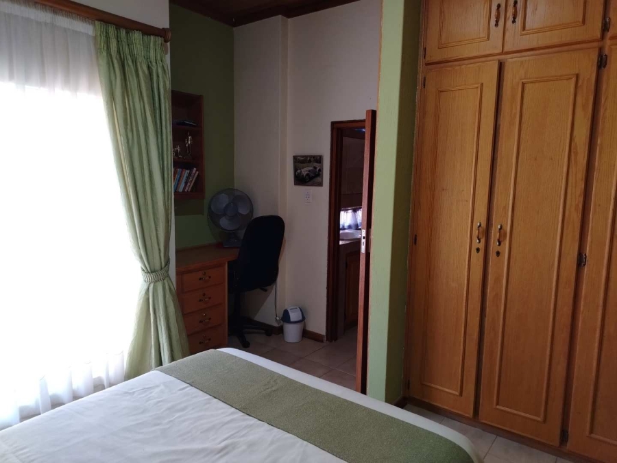 5 Bedroom Property for Sale in Nelspruit Ext 11 Mpumalanga