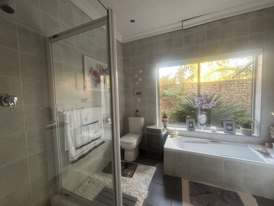 4 Bedroom Property for Sale in Die Heuwel Mpumalanga