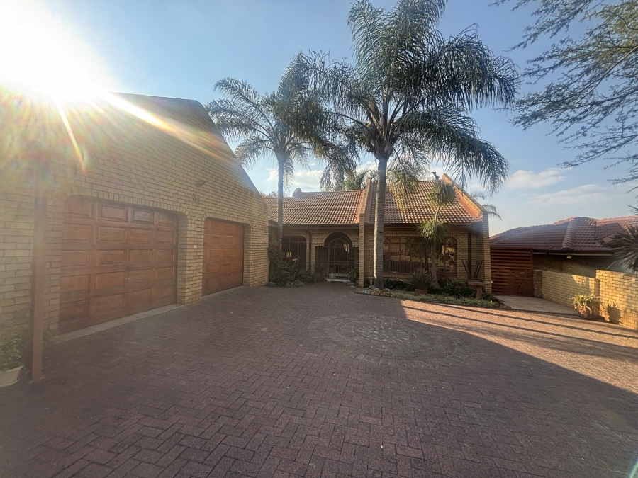 5 Bedroom Property for Sale in Ben Fleur Mpumalanga