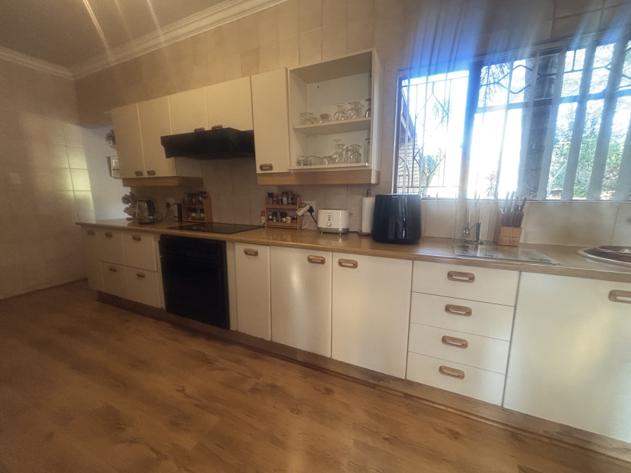 5 Bedroom Property for Sale in Ben Fleur Mpumalanga