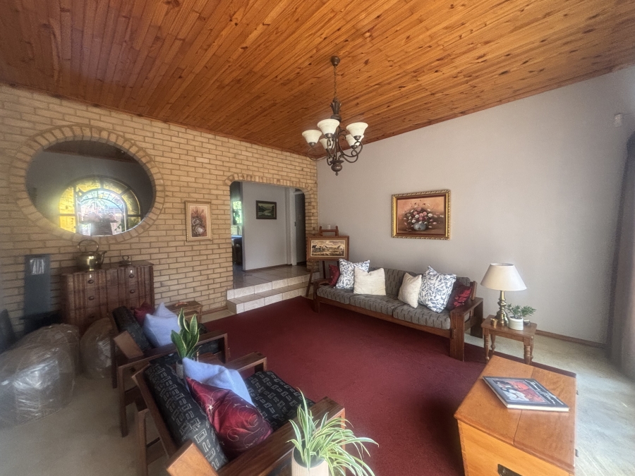 5 Bedroom Property for Sale in Ben Fleur Mpumalanga