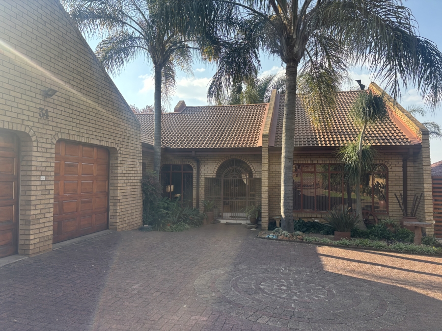 5 Bedroom Property for Sale in Ben Fleur Mpumalanga