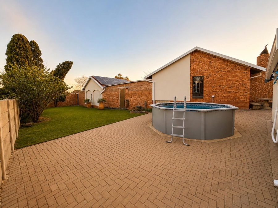 5 Bedroom Property for Sale in Secunda Mpumalanga