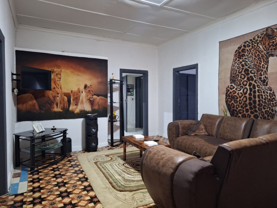 6 Bedroom Property for Sale in Volksrust Mpumalanga