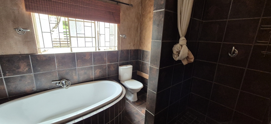 7 Bedroom Property for Sale in Nelspruit Rural Mpumalanga