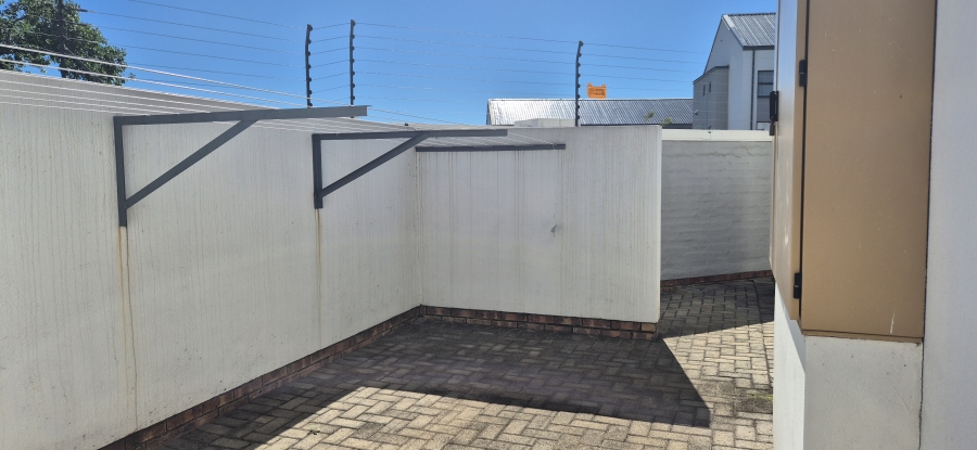 1 Bedroom Property for Sale in West Acres Mpumalanga