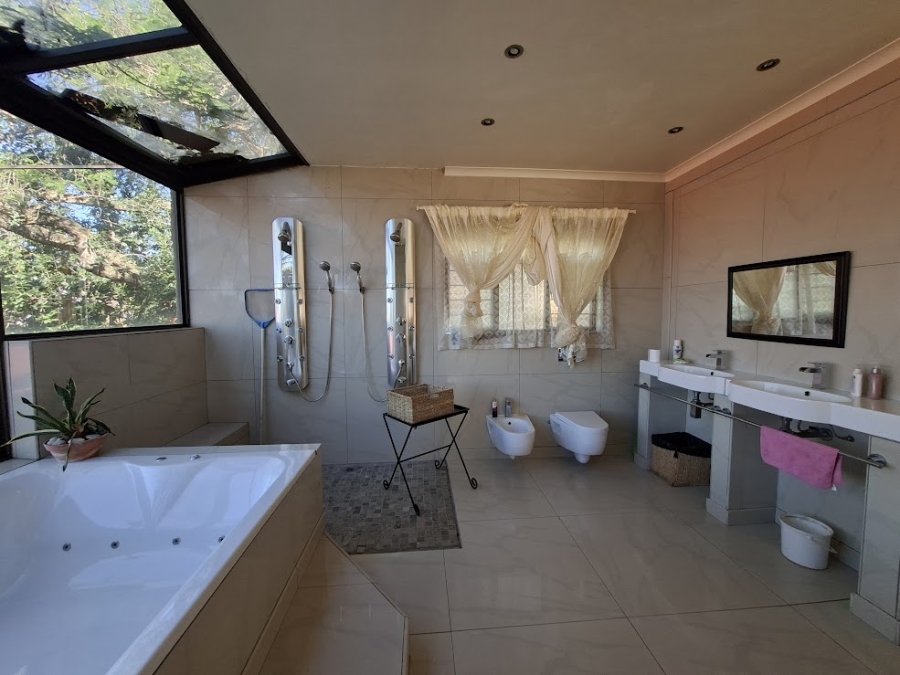 4 Bedroom Property for Sale in West Acres Ext 8 Mpumalanga