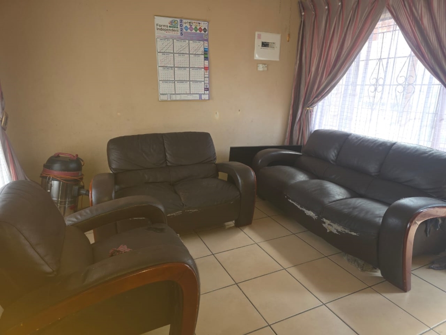To Let 3 Bedroom Property for Rent in Kamagugu Mpumalanga