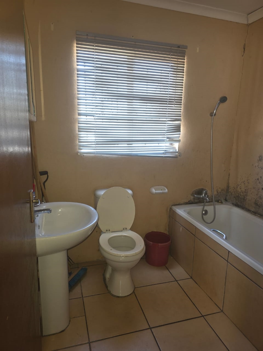 To Let 3 Bedroom Property for Rent in Kamagugu Mpumalanga
