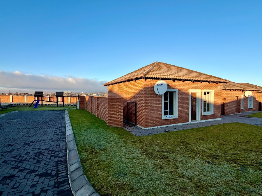 To Let 2 Bedroom Property for Rent in Terra Nova Mpumalanga