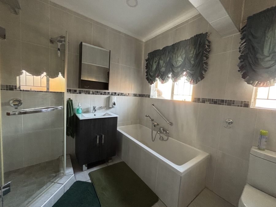 3 Bedroom Property for Sale in Ben Fleur Mpumalanga