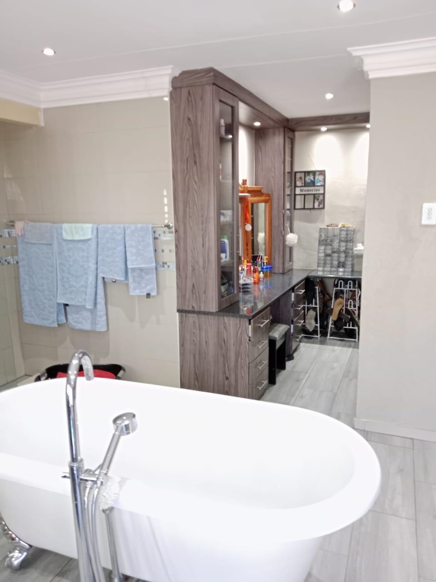 4 Bedroom Property for Sale in Secunda Mpumalanga