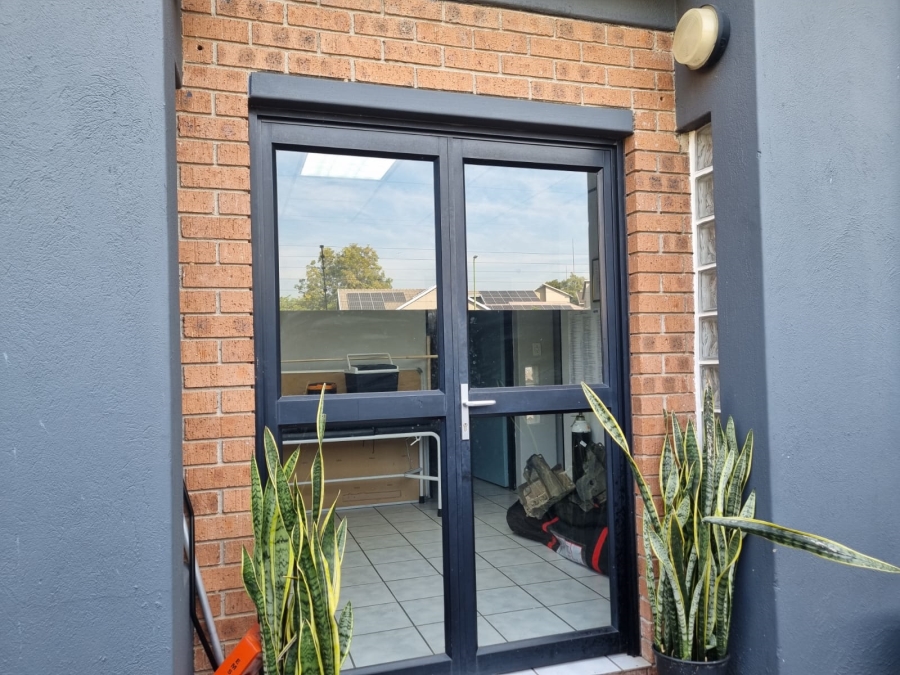 To Let Commercial Property for Rent in Sonheuwel Mpumalanga