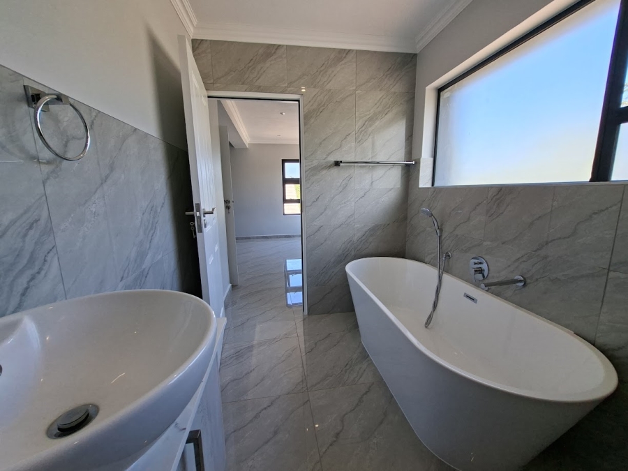 4 Bedroom Property for Sale in Elawini Lifestyle Estate Mpumalanga
