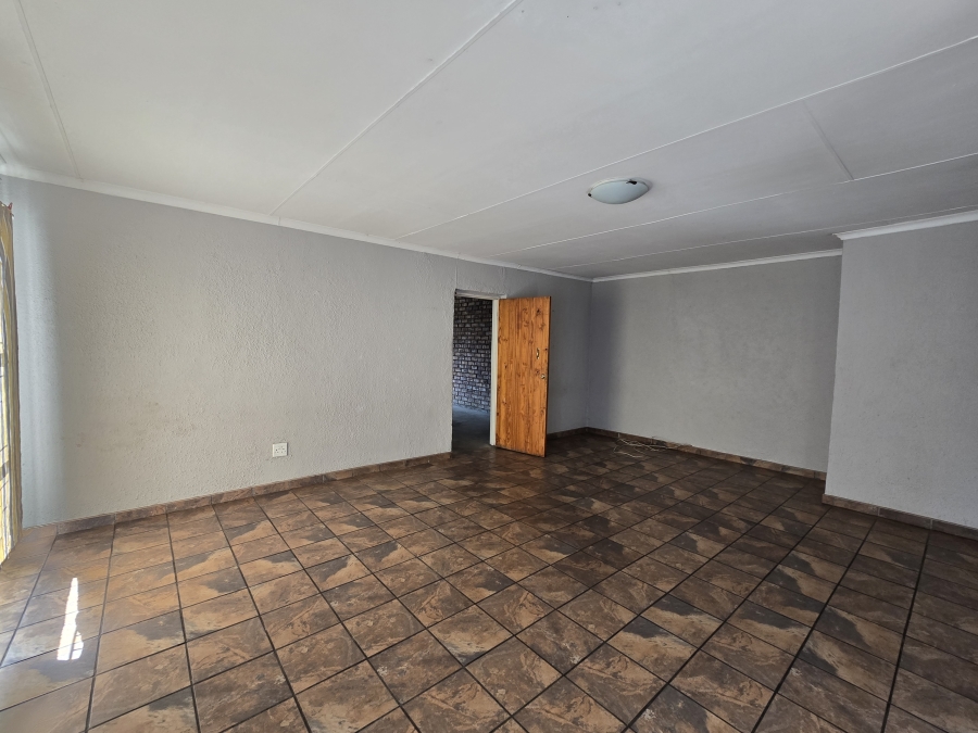 4 Bedroom Property for Sale in Aerorand Mpumalanga