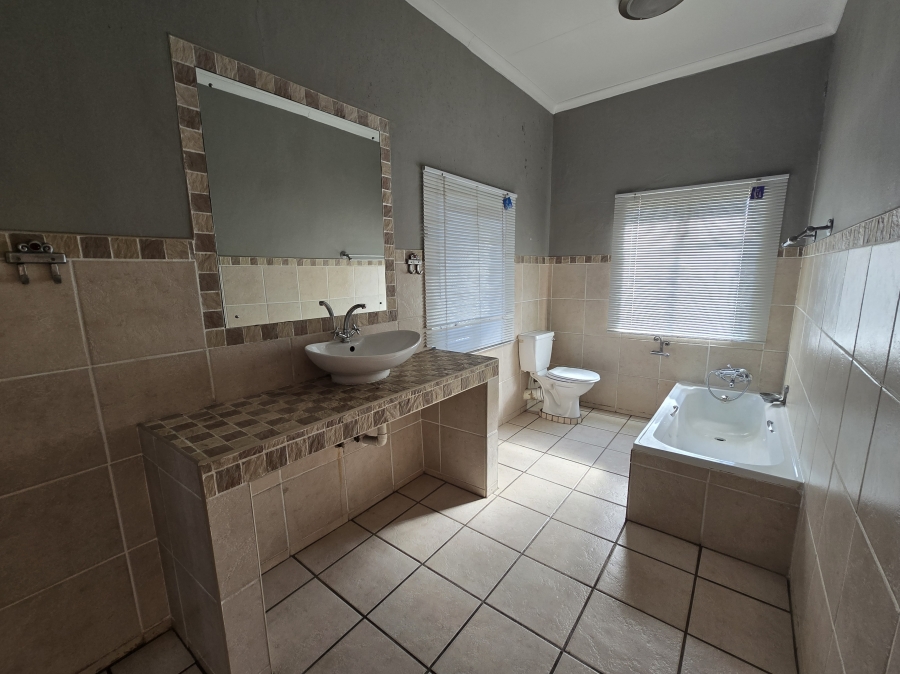 4 Bedroom Property for Sale in Aerorand Mpumalanga