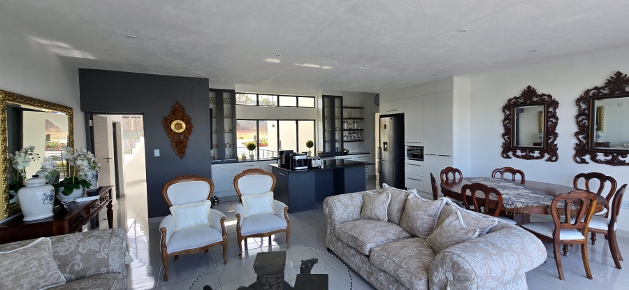 5 Bedroom Property for Sale in Elawini Lifestyle Estate Mpumalanga