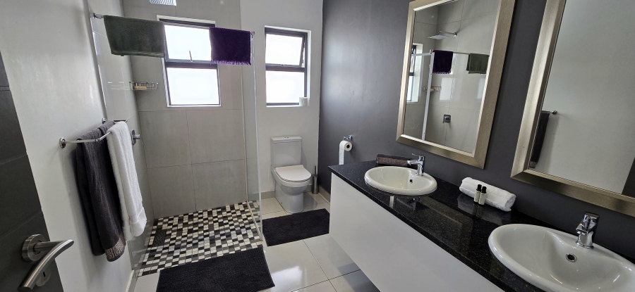 5 Bedroom Property for Sale in Elawini Lifestyle Estate Mpumalanga