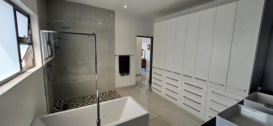 5 Bedroom Property for Sale in Elawini Lifestyle Estate Mpumalanga