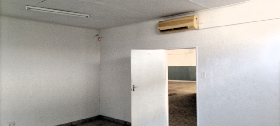 To Let Commercial Property for Rent in Sonheuwel Mpumalanga