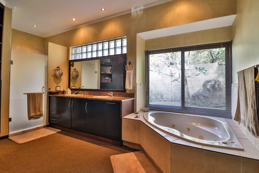 6 Bedroom Property for Sale in Sonheuwel Ext 1 Mpumalanga