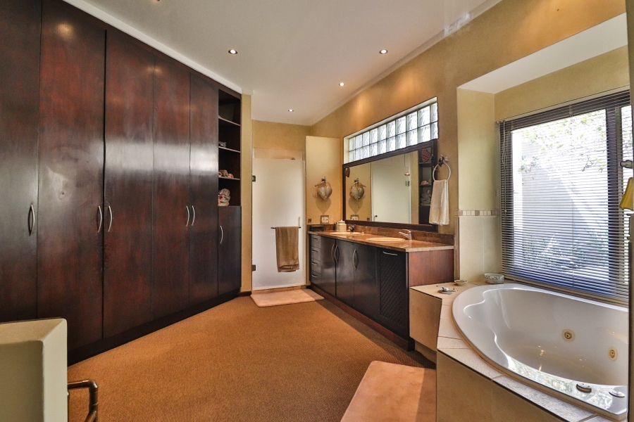 6 Bedroom Property for Sale in Sonheuwel Ext 1 Mpumalanga