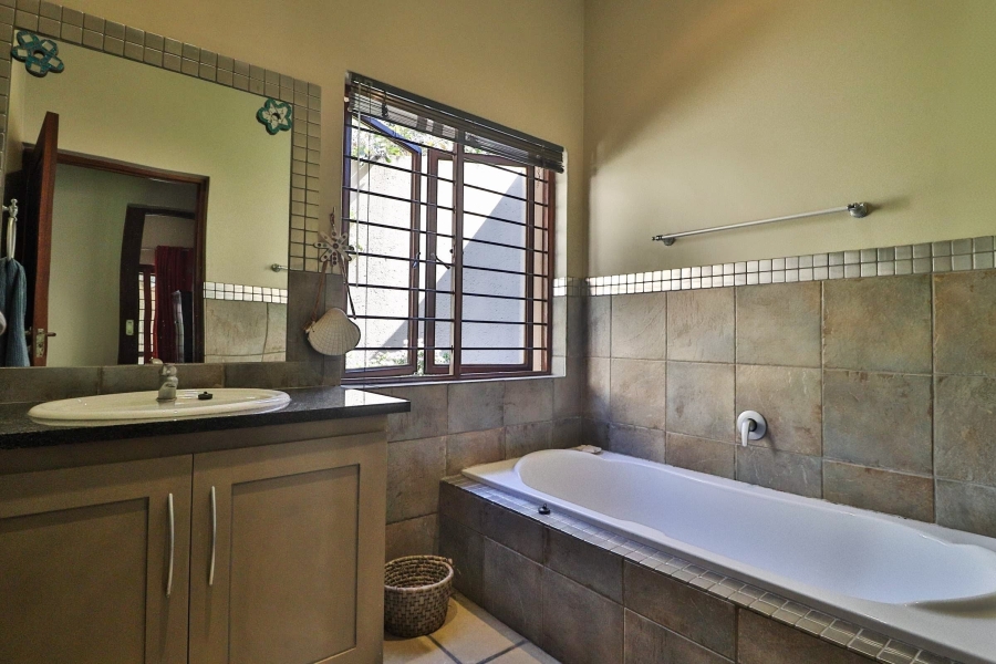 6 Bedroom Property for Sale in Sonheuwel Ext 1 Mpumalanga