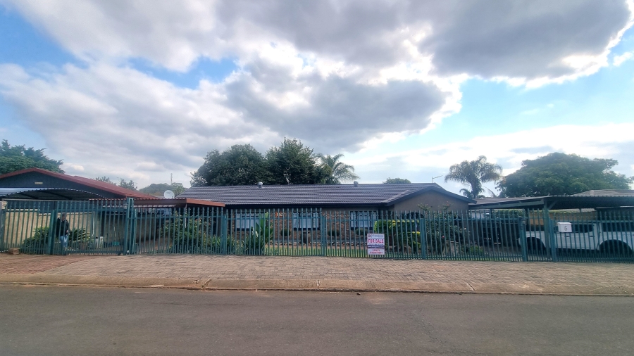 4 Bedroom Property for Sale in Barberton Mpumalanga