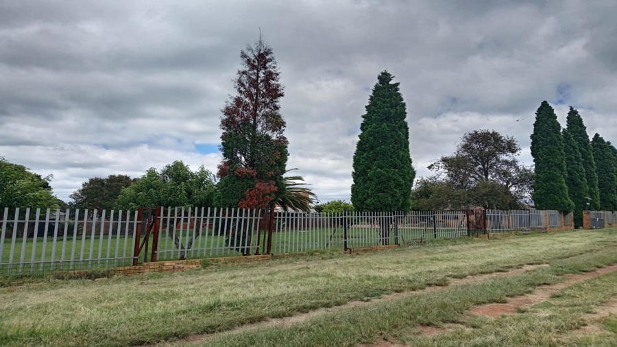 To Let Commercial Property for Rent in Modder East Orchards A H Mpumalanga