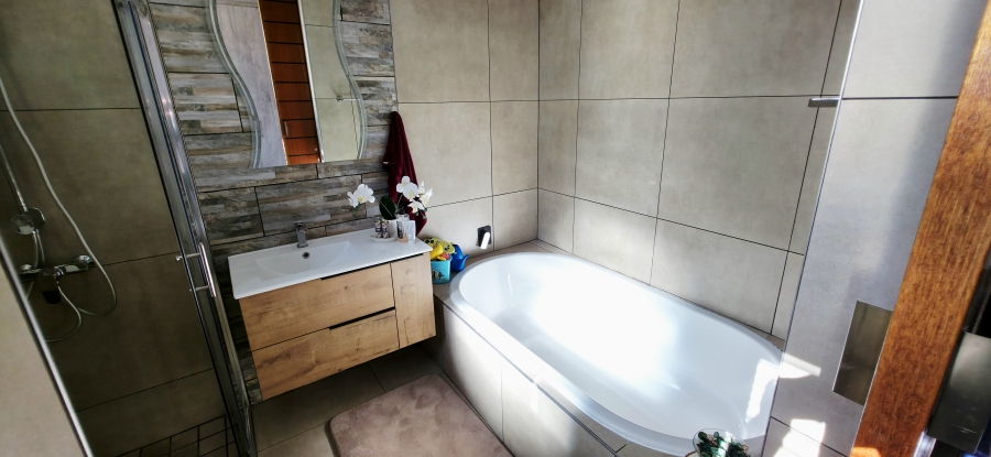 3 Bedroom Property for Sale in Ben Fleur Mpumalanga