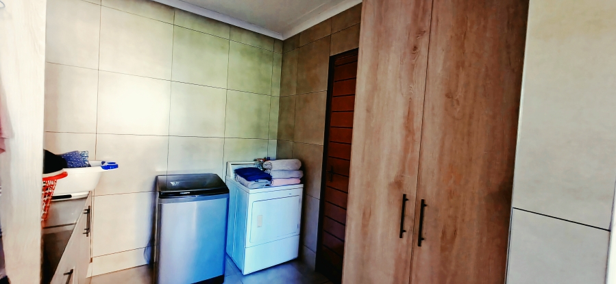 3 Bedroom Property for Sale in Ben Fleur Mpumalanga