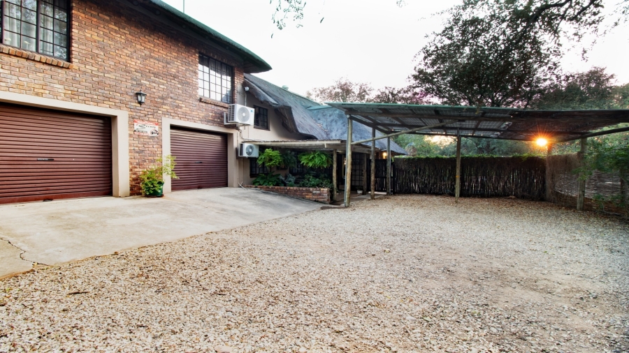 5 Bedroom Property for Sale in Marloth Park Mpumalanga