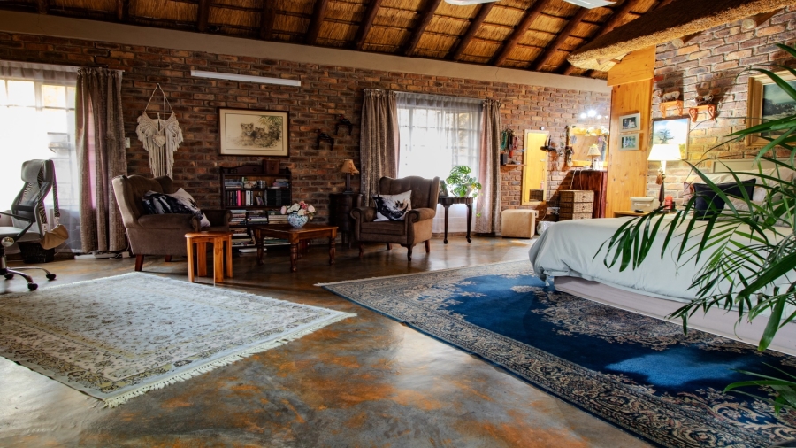 5 Bedroom Property for Sale in Marloth Park Mpumalanga