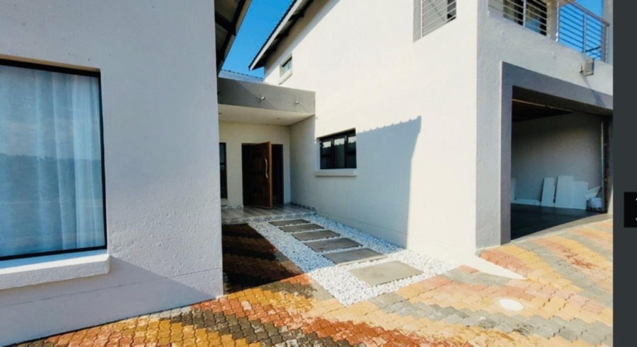 5 Bedroom Property for Sale in Elawini Lifestyle Estate Mpumalanga