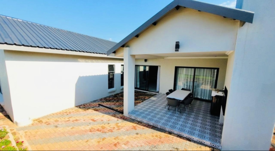 5 Bedroom Property for Sale in Elawini Lifestyle Estate Mpumalanga