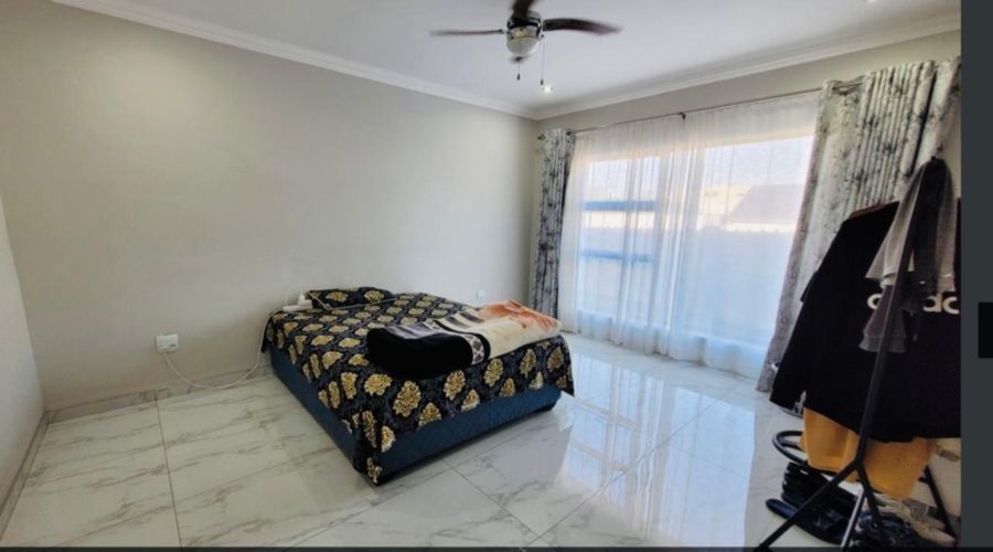 5 Bedroom Property for Sale in Elawini Lifestyle Estate Mpumalanga