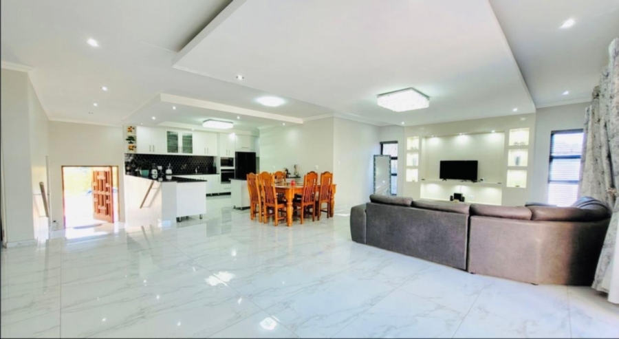 5 Bedroom Property for Sale in Elawini Lifestyle Estate Mpumalanga