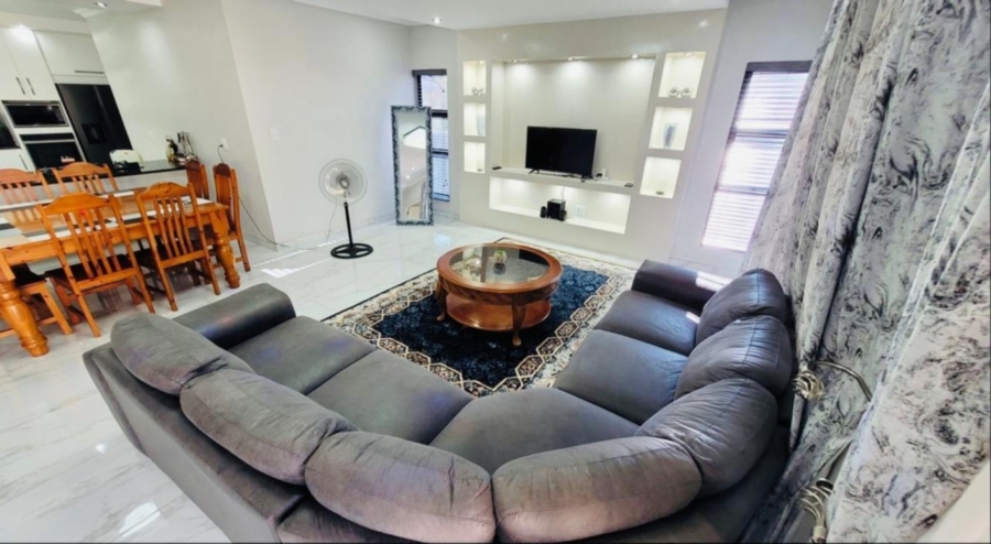 5 Bedroom Property for Sale in Elawini Lifestyle Estate Mpumalanga