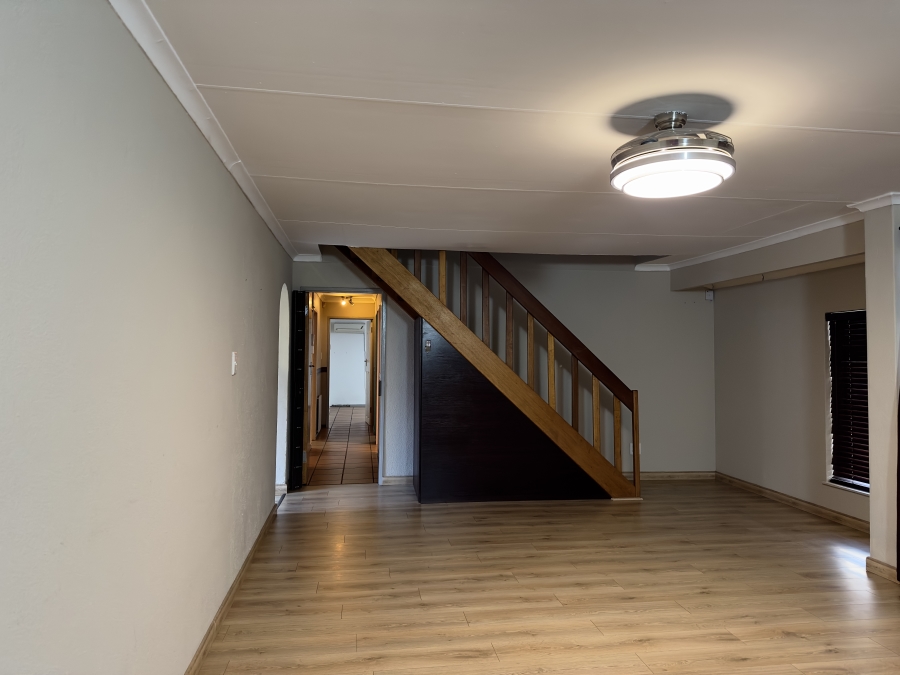 5 Bedroom Property for Sale in Noordrand Mpumalanga