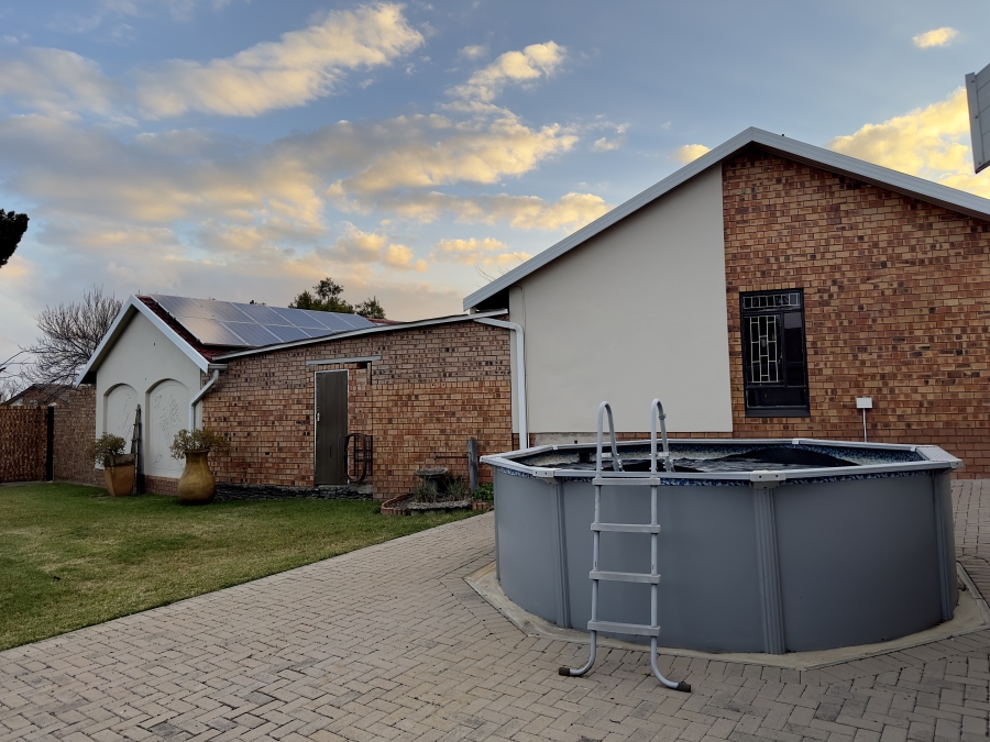5 Bedroom Property for Sale in Noordrand Mpumalanga