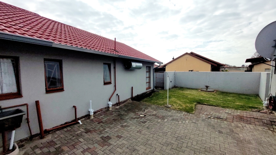To Let 1 Bedroom Property for Rent in Secunda Mpumalanga