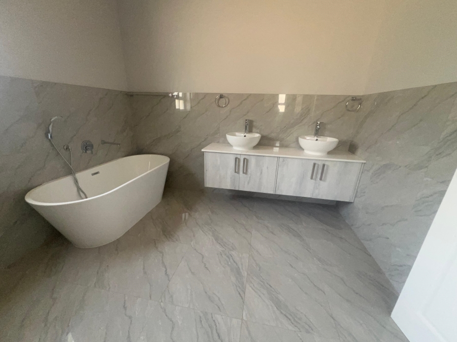 4 Bedroom Property for Sale in Elawini Lifestyle Estate Mpumalanga