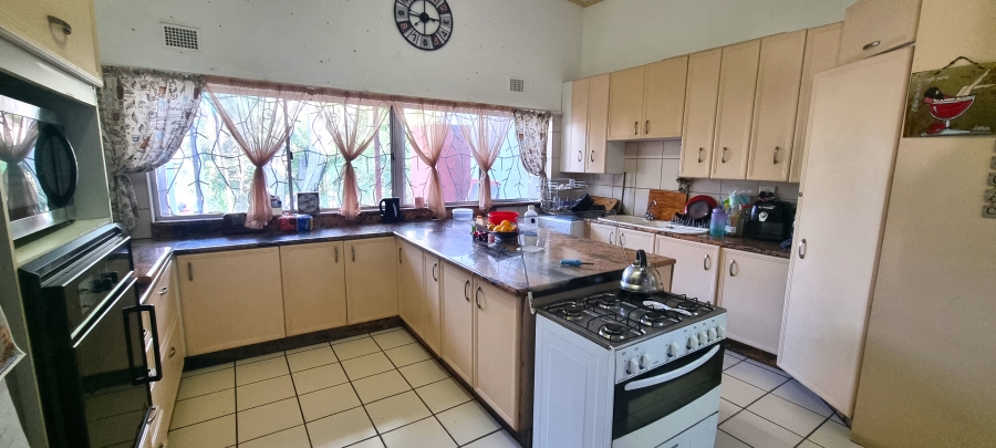 7 Bedroom Property for Sale in Nelspruit Ext 5 Mpumalanga
