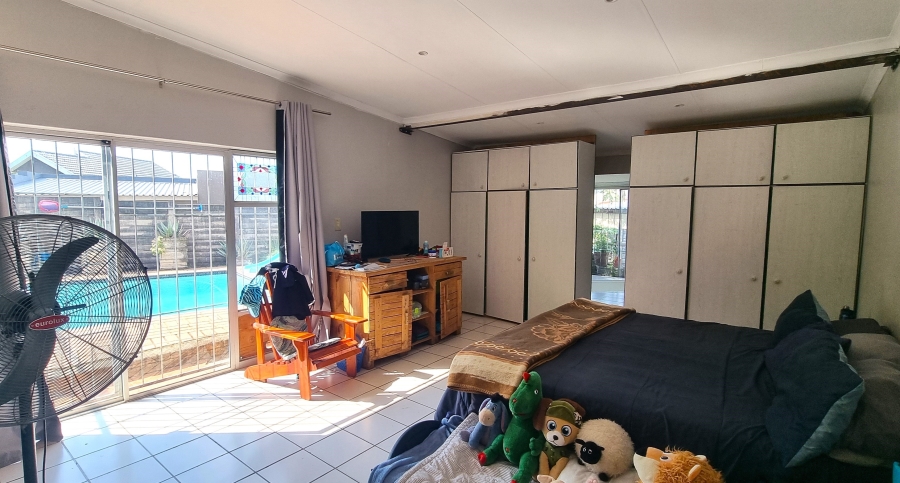 7 Bedroom Property for Sale in Nelspruit Ext 5 Mpumalanga