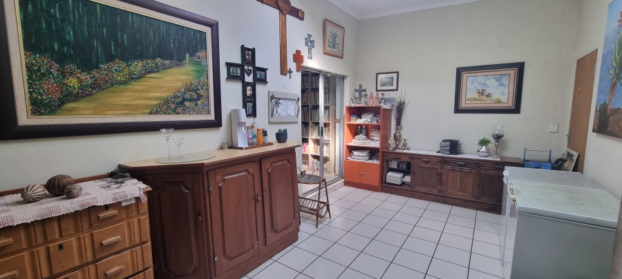 7 Bedroom Property for Sale in Nelspruit Ext 5 Mpumalanga
